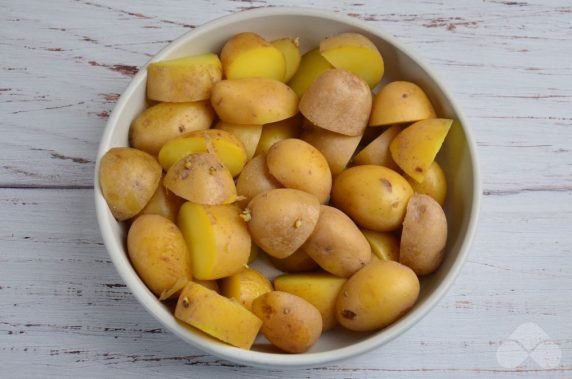 Baked new potatoes in a rustic way: photo of recipe preparation, step 1