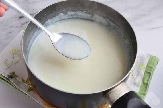 Thick semolina porridge with milk: photo of recipe preparation, step 3