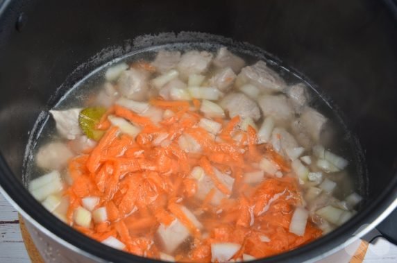 Buckwheat with pork in a slow cooker: photo of recipe preparation, step 5