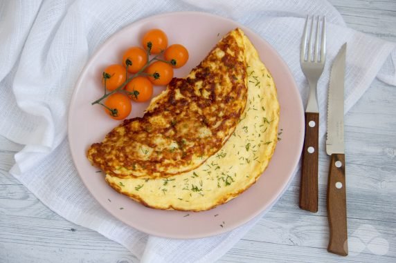 Lush omelet in a slow cooker: photo of recipe preparation, step 5