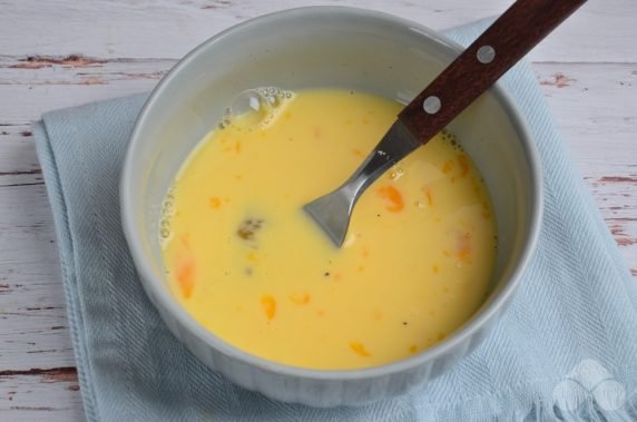 Omelet with bell pepper and feta: photo of recipe preparation, step 1