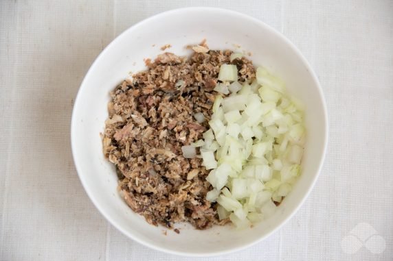 Potato zrazy with sprats: photo of recipe preparation, step 3