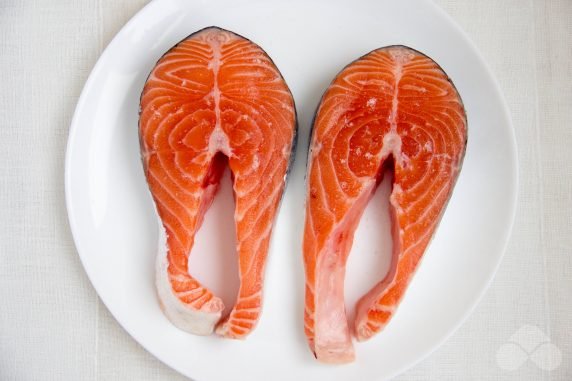 Baked salmon steak in foil: photo of recipe preparation, step 1