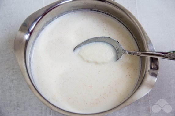 Semolina porridge with milk: photo of recipe preparation, step 2