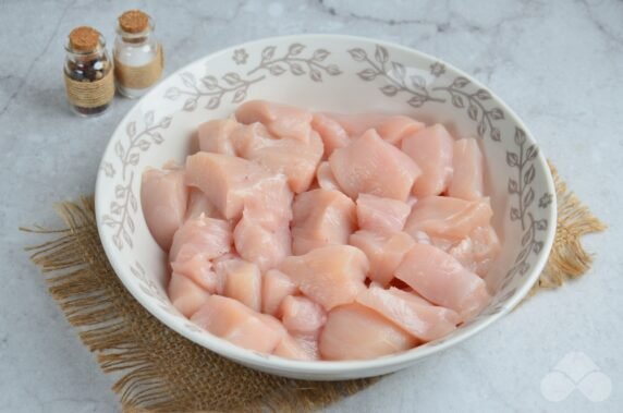 Cabbage stewed with chicken: photo of recipe preparation, step 1