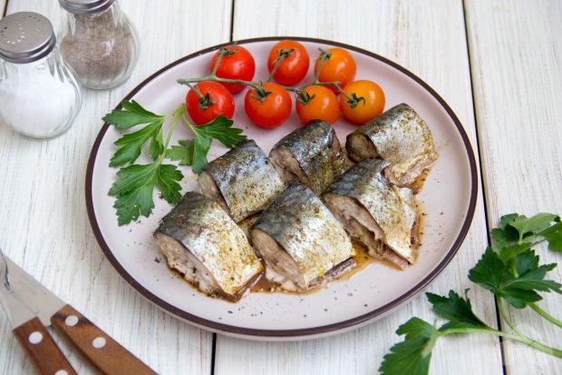 Mackerel slices in the oven – a simple and delicious recipe with photos (step by step)