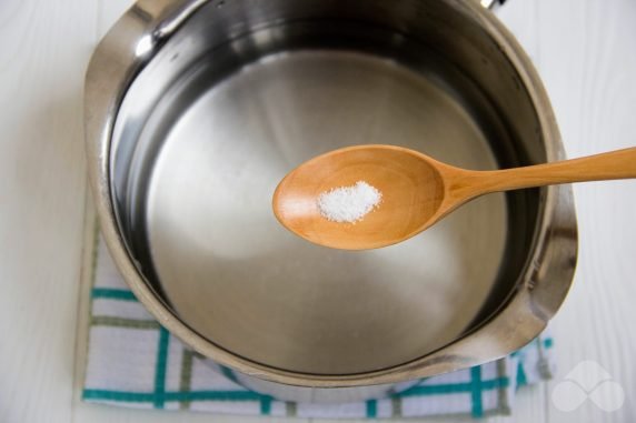 Oatmeal porridge on water for one serving: photo of recipe preparation, step 1