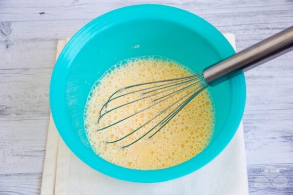 Omelet with crab sticks and herbs: photo of recipe preparation, step 1