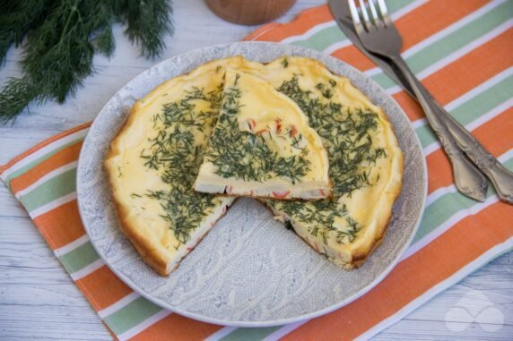 Omelet with crab sticks and herbs: photo of recipe preparation, step 3