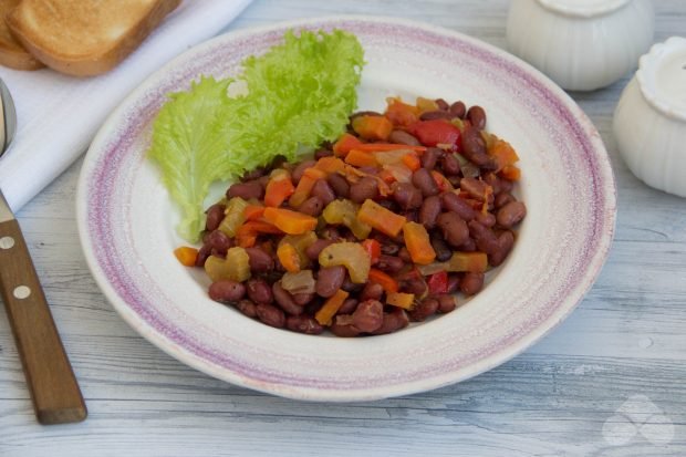 Vegetable stew with beans