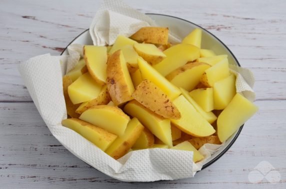 Rustic potatoes with garlic: photo of recipe preparation, step 2