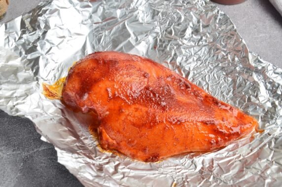 Chicken fillet with smoked paprika in the oven: photo of recipe preparation, step 4