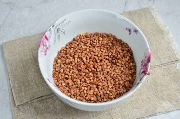 Buckwheat porridge with milk: photo of recipe preparation, step 1