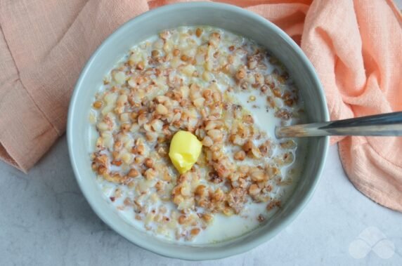 Buckwheat porridge with milk: photo of recipe preparation, step 4