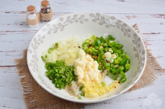 Salmon fillet with mayonnaise, garlic and herbs in the oven: photo of recipe preparation, step 3