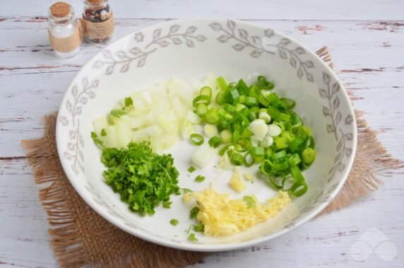 Salmon fillet with mayonnaise, garlic and herbs in the oven: photo of recipe preparation, step 2