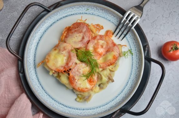 Pollock with mushrooms, tomatoes and cheese in the oven: photo of recipe preparation, step 5