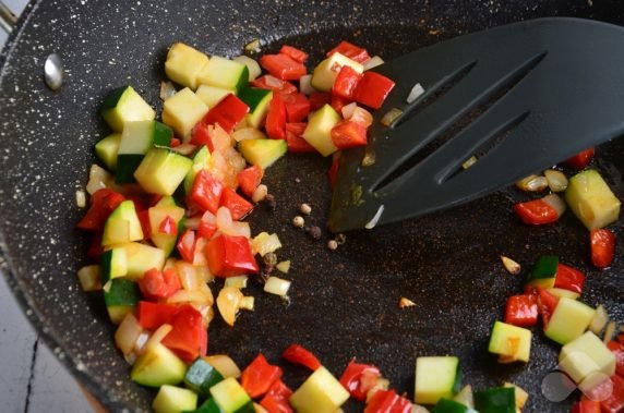 Couscous with vegetables: photo of recipe preparation, step 3