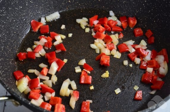 Couscous with vegetables: photo of recipe preparation, step 2