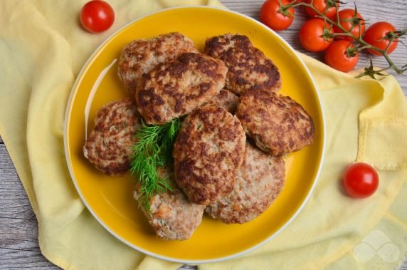 Beef and chicken cutlets: photo of recipe preparation, step 7