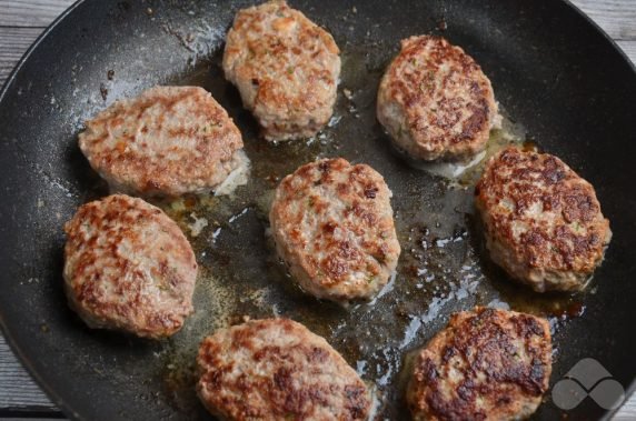 Beef and chicken cutlets: photo of recipe preparation, step 6