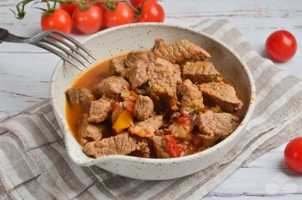 Beef goulash in the oven