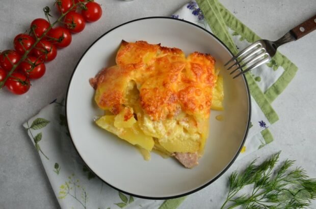 Potatoes with pork under cheese in the oven: photo of recipe preparation, step 9