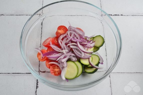 Salmon baked with vegetables in foil: photo of recipe preparation, step 1