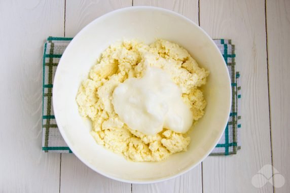 Coconut curd casserole: photo of recipe preparation, step 3