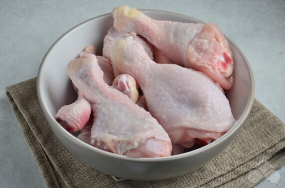 Chicken drumsticks in an air fryer: photo of recipe preparation, step 1