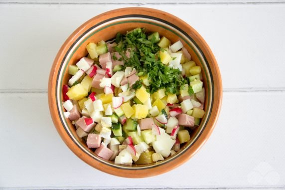 Okroshka with radish and kefir: photo of recipe preparation, step 2