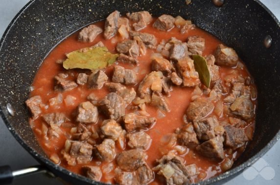 Classic beef goulash recipe: photo of recipe preparation, step 5