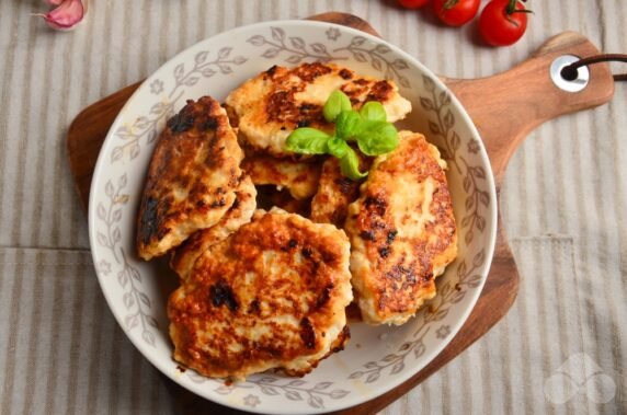 Chicken cutlets with paprika: photo of recipe preparation, step 6