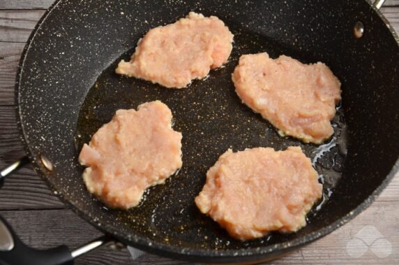 Chicken cutlets with paprika: photo of recipe preparation, step 5