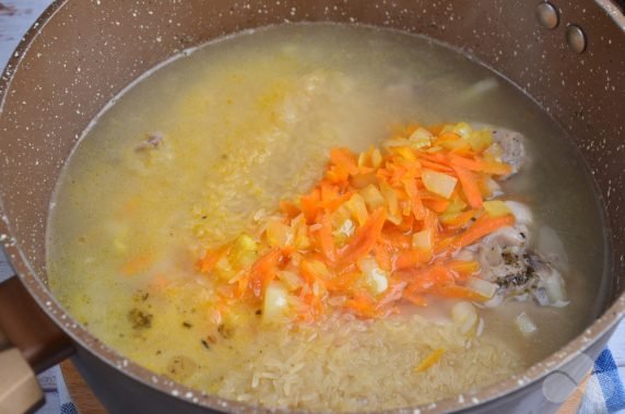 Homemade chicken pilaf: photo of recipe preparation, step 6