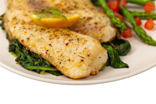 Tilapia in spices with spinach is a simple and delicious recipe, how to cook step by step