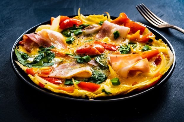 Omelet with cheese, bacon, spinach and vegetables – a simple and delicious recipe, how to cook step by step