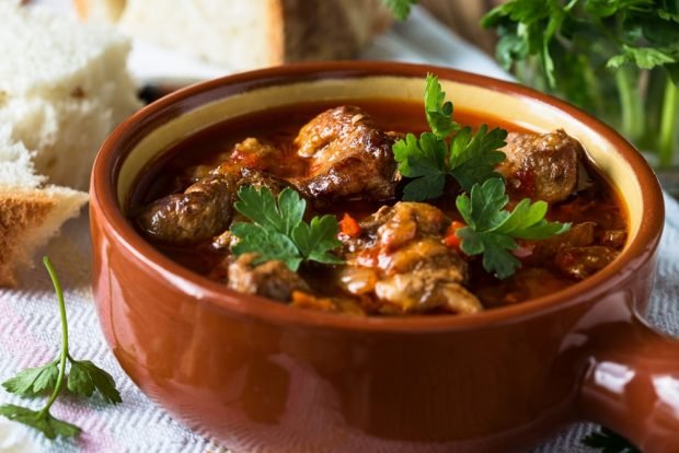 Potted goulash is a simple and delicious recipe for cooking step by step