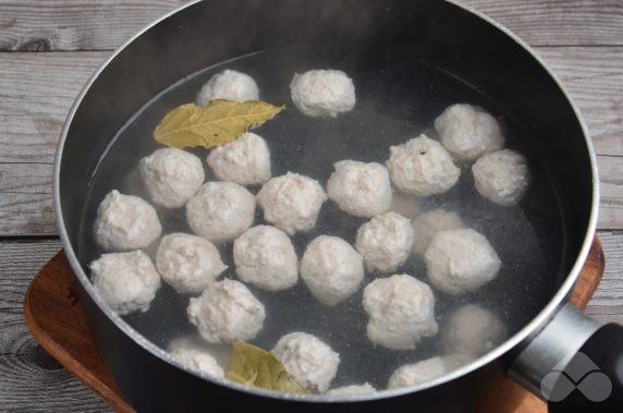 Soup with meatballs: photo of recipe preparation, step 5