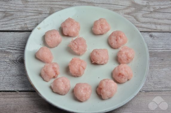 Soup with meatballs: photo of recipe preparation, step 4