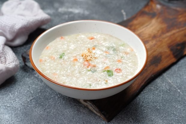 Barley porridge with milk and vegetables