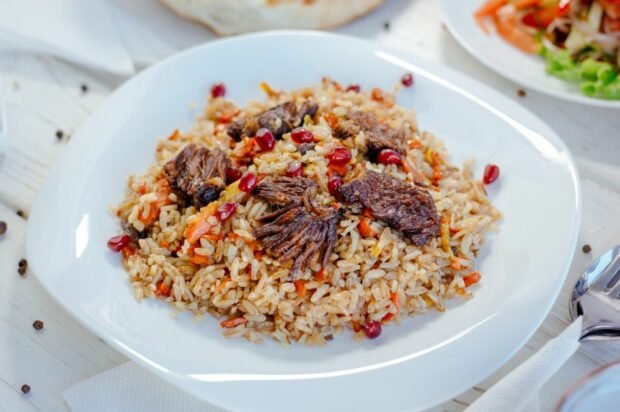 Oriental pilaf with mutton in a slow cooker is a simple and delicious recipe, how to cook step by step