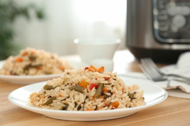 Vegetarian pilaf in a slow cooker is a simple and delicious recipe, how to cook step by step