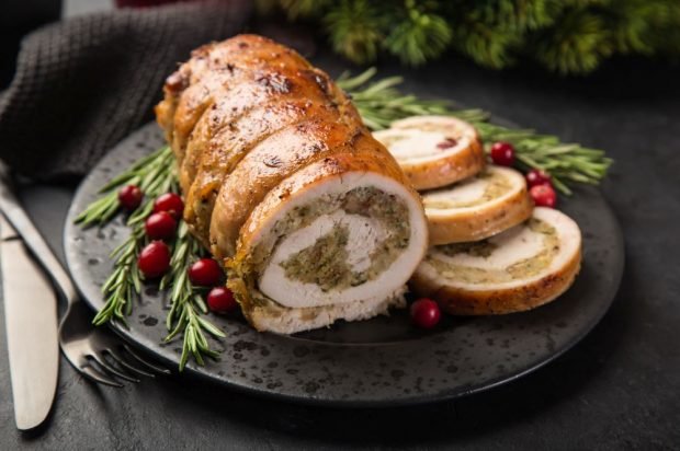 Turkey roll with champignons and cheese – a simple and delicious recipe, how to cook step by step