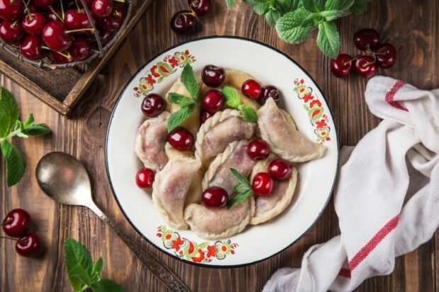 Homemade dumplings with cherries – a simple and delicious recipe, how to cook step by step