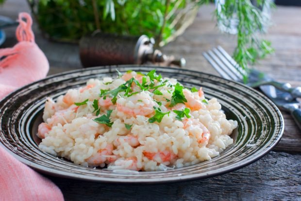 Shrimp risotto in cream sauce is a simple and delicious recipe, how to cook step by step