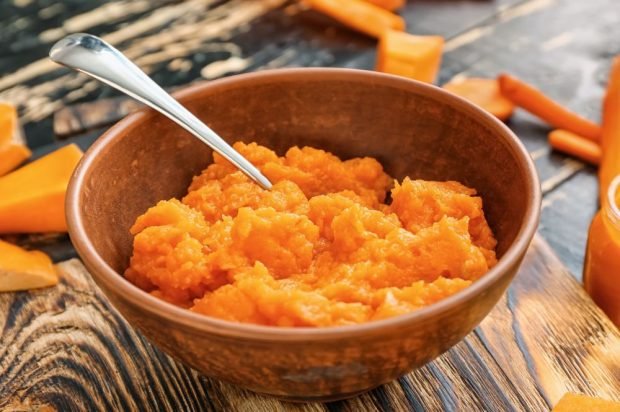 Carrot puree in a slow cooker is a simple and delicious recipe, how to cook step by step