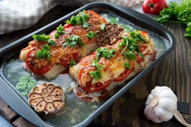 Cod with tomatoes and cheese in the oven is a simple and delicious recipe, how to cook step by step