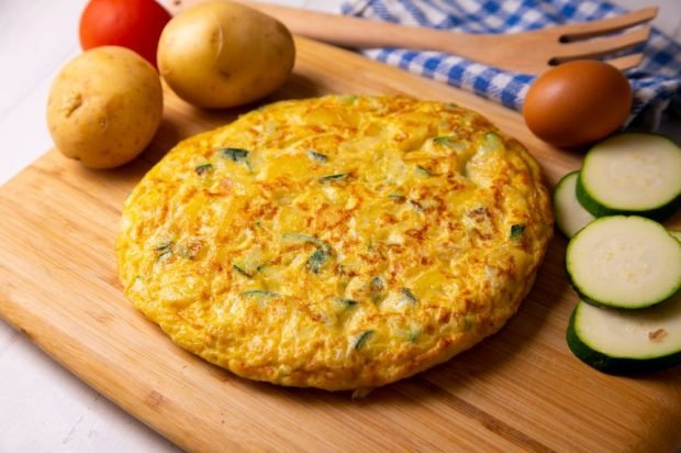 Spanish omelet with zucchini and potatoes in a slow cooker – a simple and delicious recipe, how to cook step by step