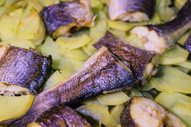 Pink salmon with potatoes in the oven is a simple and delicious recipe how to cook step by step